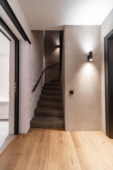 3 Storey Apartment With A Character And A Terrace 里加 外观 照片