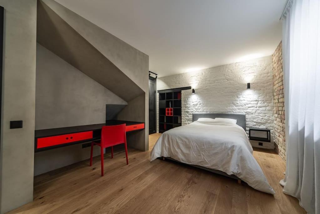 3 Storey Apartment With A Character And A Terrace 里加 外观 照片